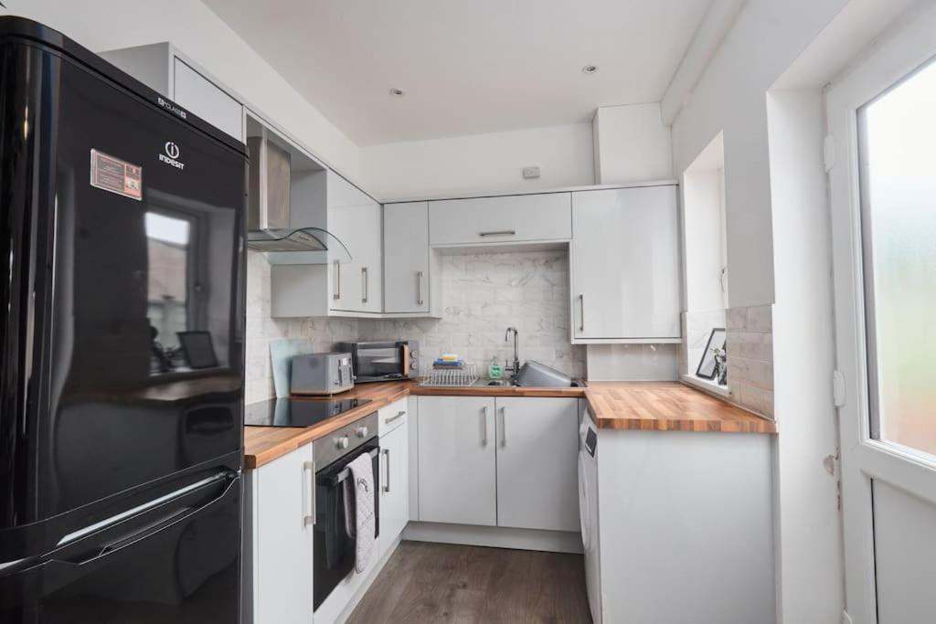 Apartamento Haw Hill House - Modern 4 Bed Normanton  Exterior foto